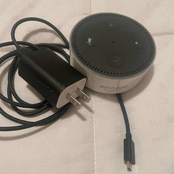 Amazon Echo Dot - Picture 1 of 3